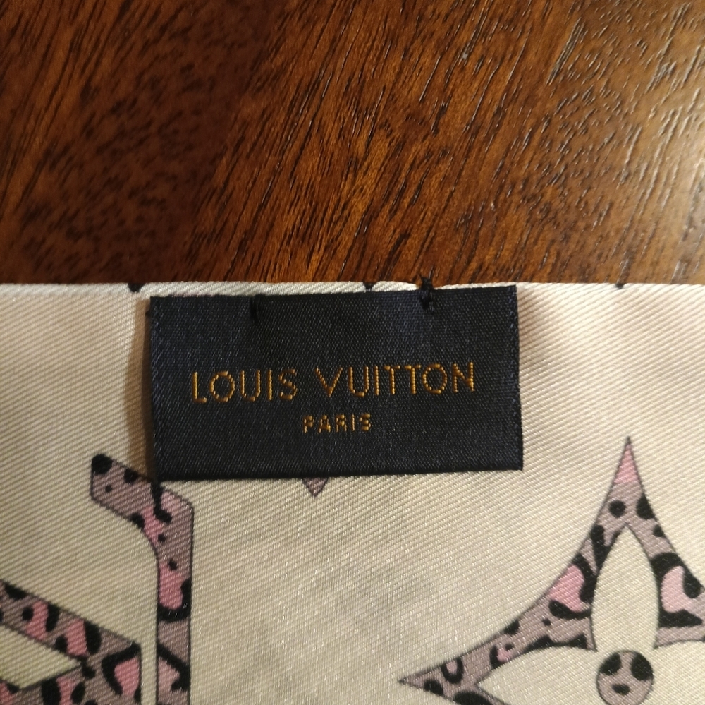 Louis Vuitton Pink and Black Monogram Silk Scarf - Picture 12 of 12